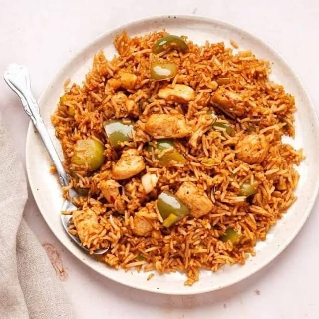 Schezwan Chicken Fired Rice.