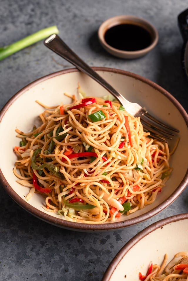 Veg Hakka Noodles.