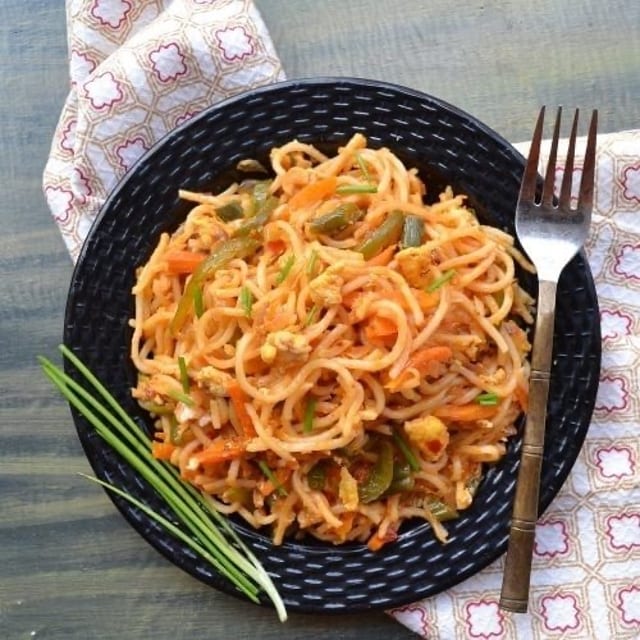 Egg Schezwan Noodles.