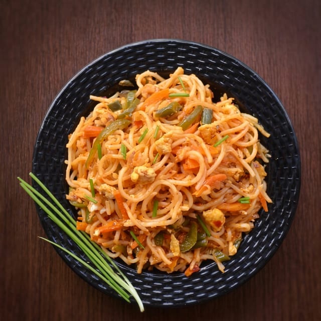 Egg Schezwan Noodles.